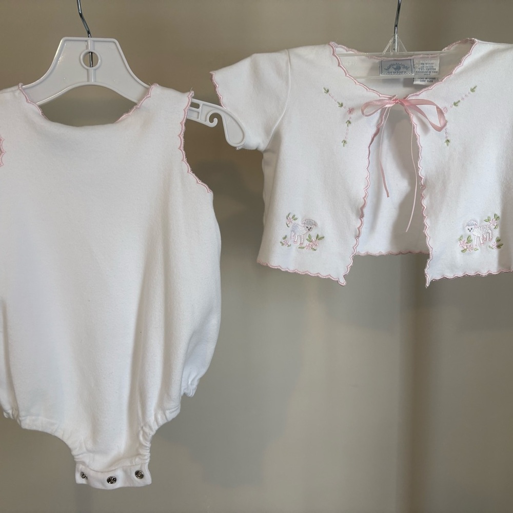 Hartstrings Newborn White Outfit with Pink Trim. Size 9 months.